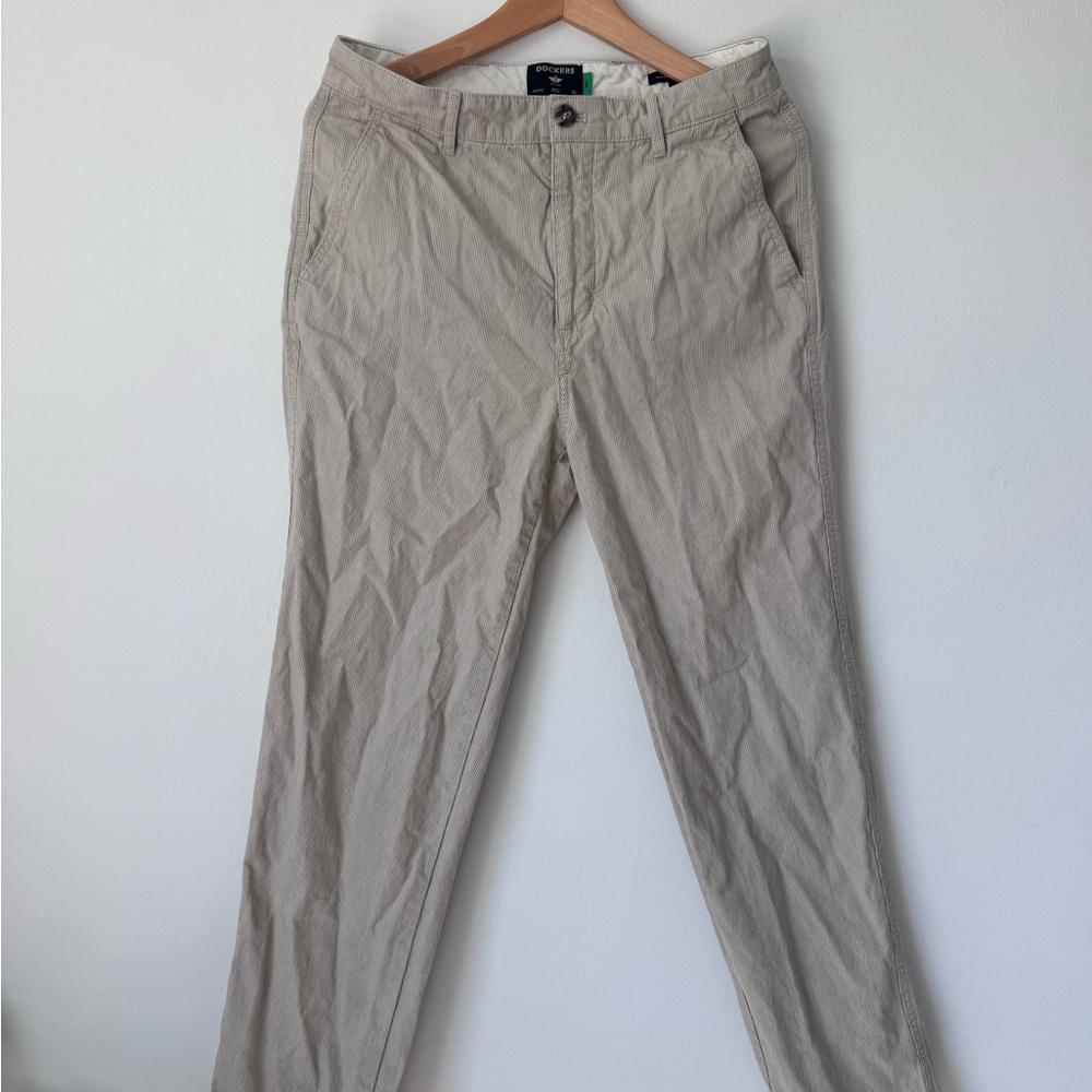 Dockers Men's Khaki Chinos